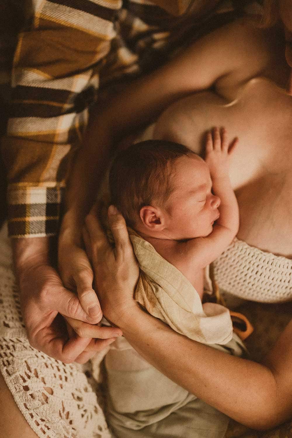 Breast-feeding-newborn-photos-sutherland-shire-sydney-24
