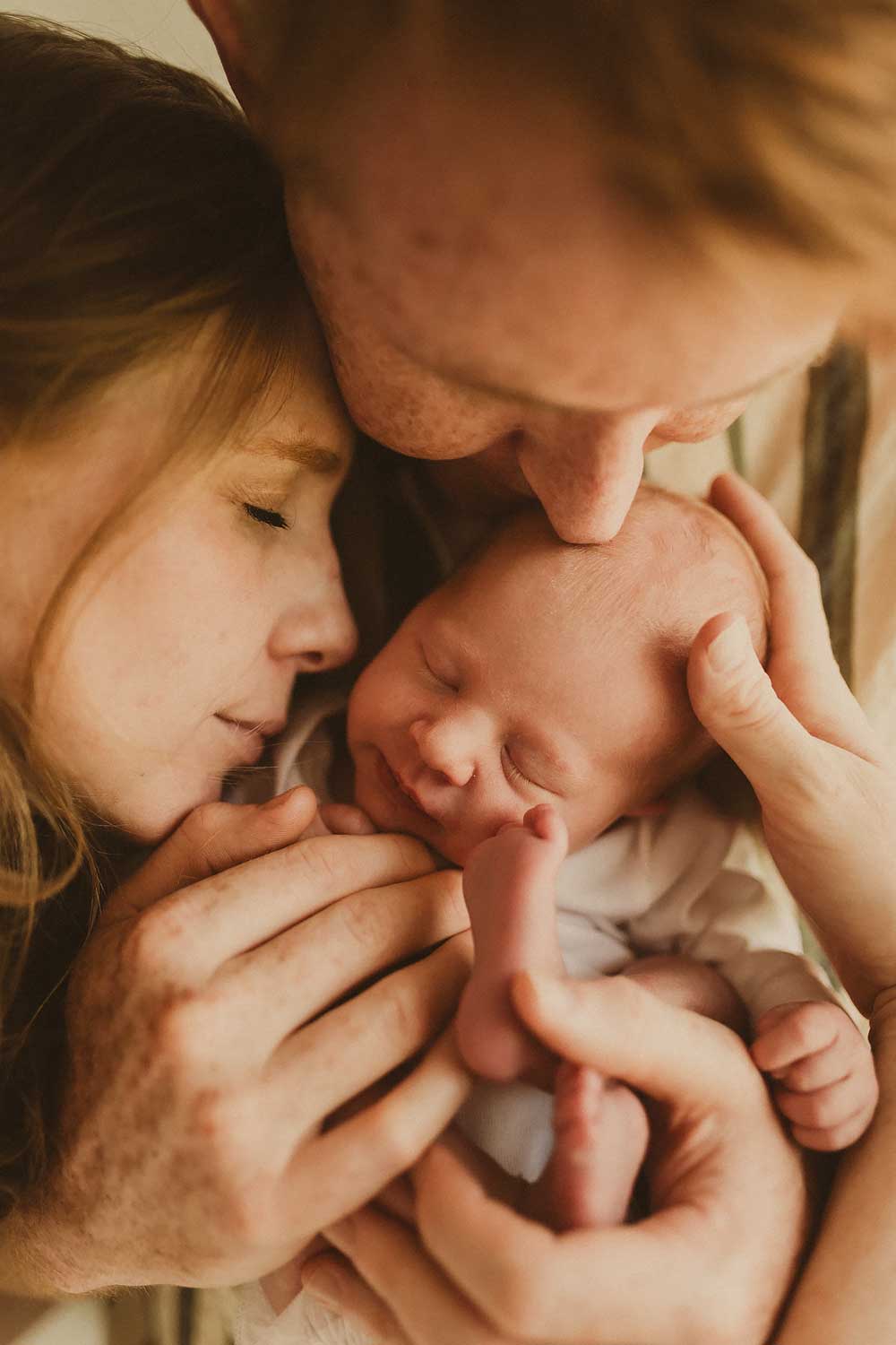 Newborn-family-photos-natural-authentic-sydney